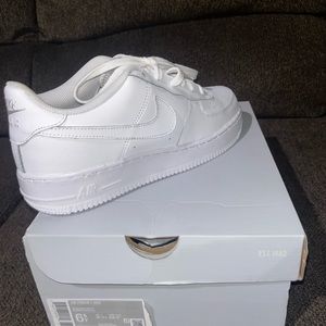 WHITE AF1